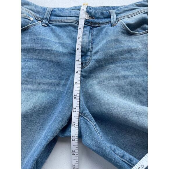 Love Culture Distressed Jeans The So Slimming Crop Denim Blue Wash Size 10 - Picture 6 of 7